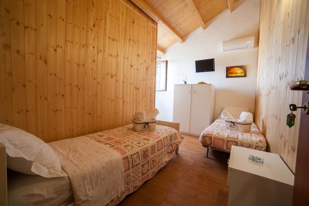 Acqua Di Mare Bed and Breakfast Locogrande Δωμάτιο φωτογραφία